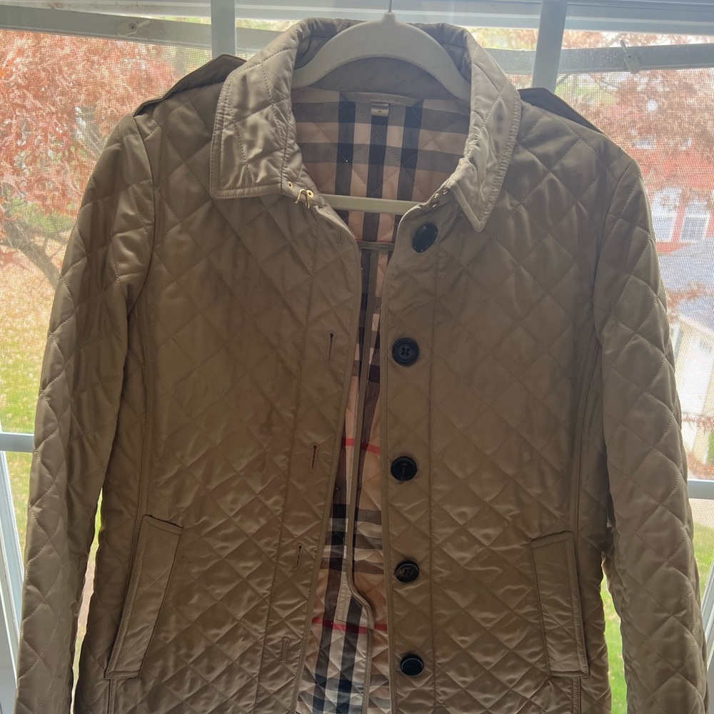 Burberry women’s quilted jacket